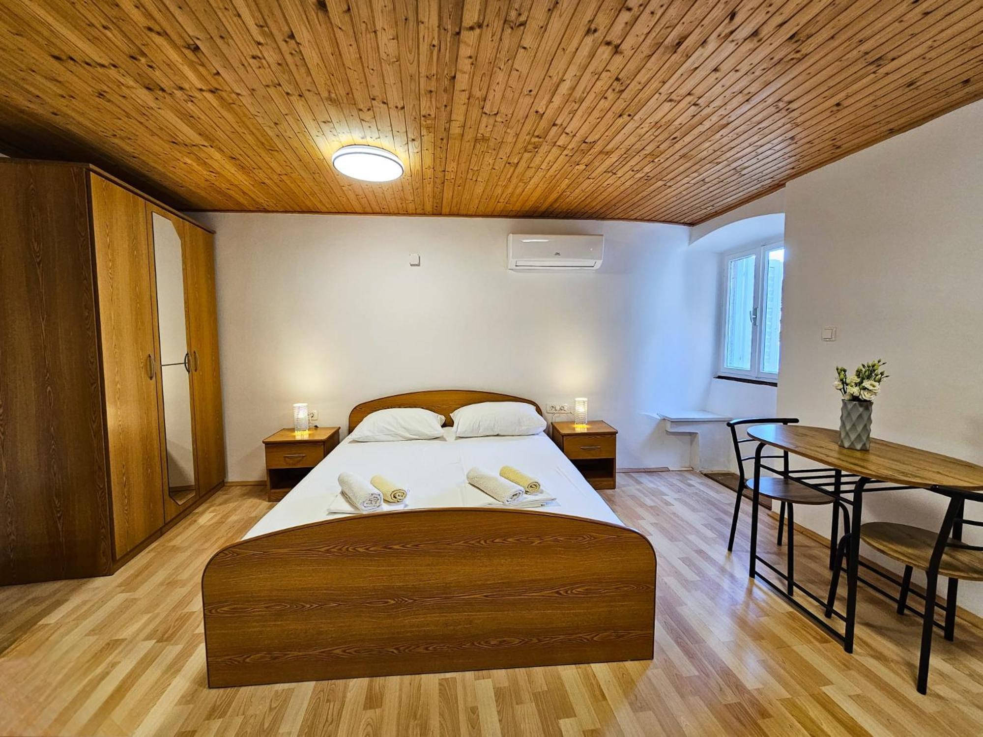 Apartment Kanavelic In Old Town Korcula Extérieur photo